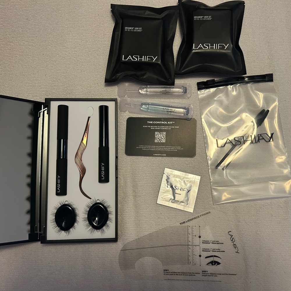 Lashify Control Kit Lash Set with additional lashes - Picture 3 of 7